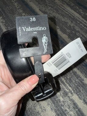 NWT size 38 Valentino Black Leather Belt with Classic Buckle
